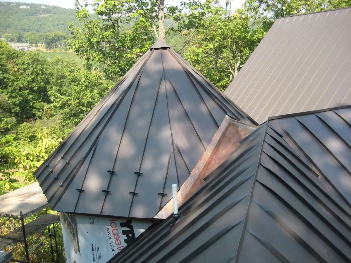 Professional Roof Tarp Installation by Craftsman Roofing in Baldwin